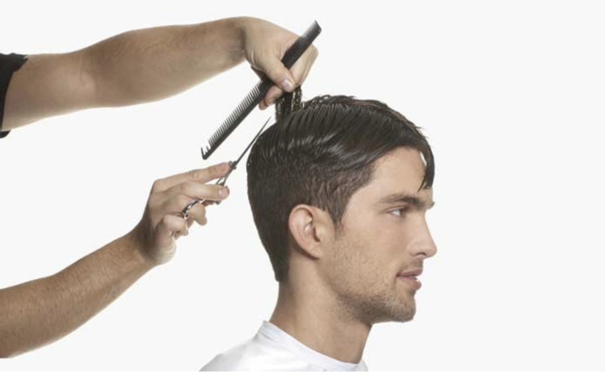 Mơ thấy đang cắt t&oacute;c người th&acirc;n